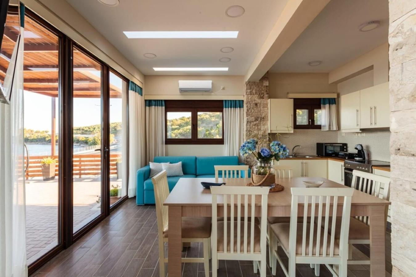 Seaside Summer Bliss - Aurora Luxury Pool Paradise Petalídhion Eksteriør billede